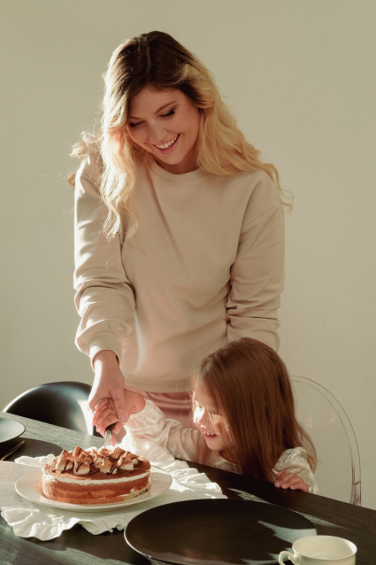 Семейная фотосессия в студии по выгодной цене от сети фотостудий Fashion Box в Краснодаре – фото № 18