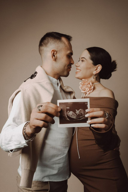 Фотосессия для беременных «В ожидании чуда» - заказать профессиональную фотосъемку от сети фотостудий Fashion Box в Краснодаре – фото № 15