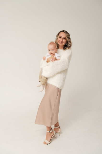 Семейная фотосессия в студии по выгодной цене от сети фотостудий Fashion Box в Краснодаре – фото № 17