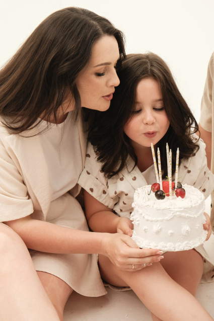 Семейная фотосессия в студии по выгодной цене от сети фотостудий Fashion Box в Краснодаре – фото № 31