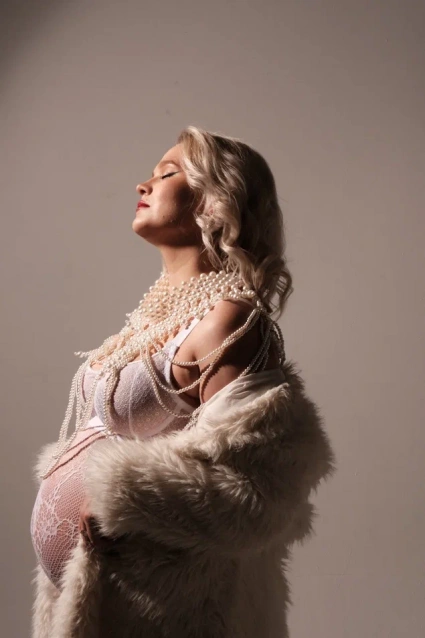 Фотосессия для беременных «В ожидании чуда» - заказать профессиональную фотосъемку от сети фотостудий Fashion Box в Краснодаре – фото № 13