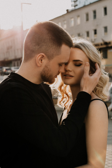 Фотосессия Love Story для пары - забронировать фотосессию в студии от сети фотостудий Fashion Box в Краснодаре – фото № 2