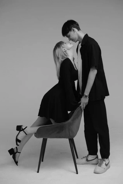 Фотосессия Love Story для пары - забронировать фотосессию в студии от сети фотостудий Fashion Box в Краснодаре – фото № 20