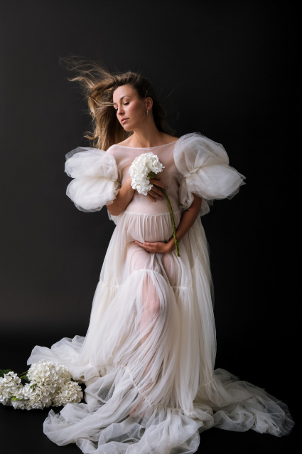 Фотосессия для беременных «В ожидании чуда» - заказать профессиональную фотосъемку от сети фотостудий Fashion Box в Краснодаре – фото № 6