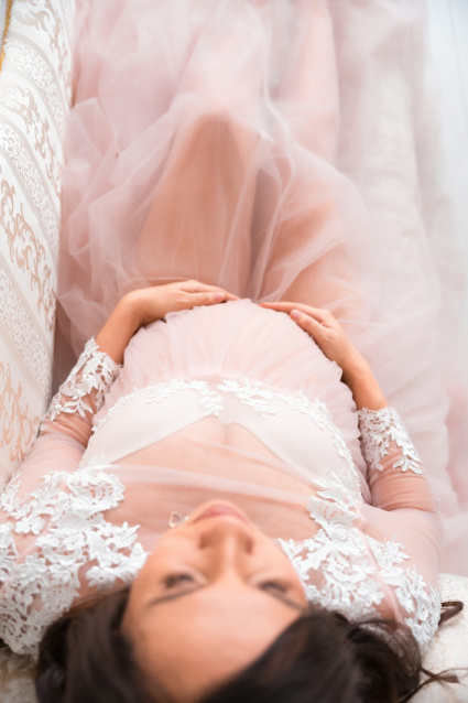 Фотосессия для беременных «В ожидании чуда» - заказать профессиональную фотосъемку от сети фотостудий Fashion Box в Краснодаре – фото № 14