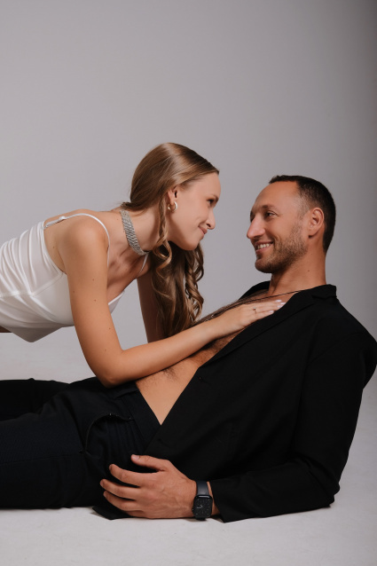 Фотосессия Love Story для пары - забронировать фотосессию в студии от сети фотостудий Fashion Box в Краснодаре – фото № 14